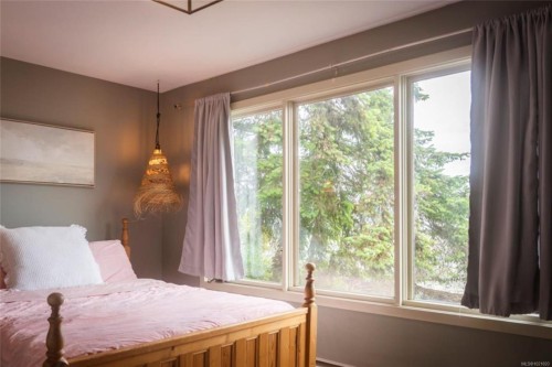 6641 Island Hwy West, Bowser, BC 