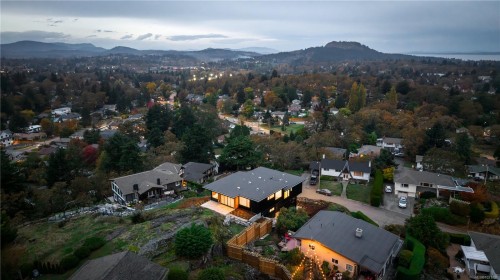 3700 Kootenay Pl, Saanich, BC 