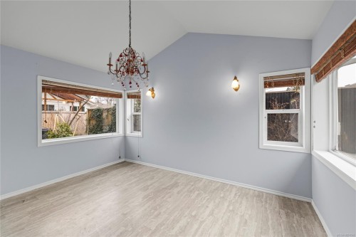 930 Mulholland Dr, French Creek, BC 