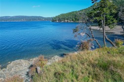 128 Narrows West Rd  Salt Spring, BC V8K 0A3