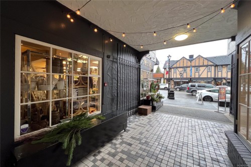 102-2187 Oak Bay Ave, Oak Bay, BC 