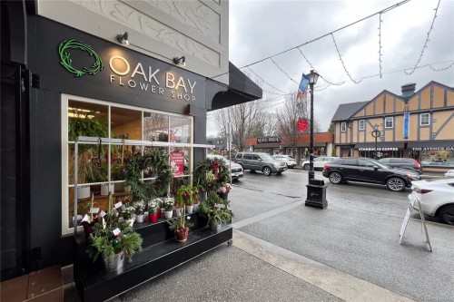 102-2187 Oak Bay Ave, Oak Bay, BC 