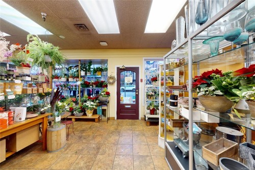 102-2187 Oak Bay Ave, Oak Bay, BC 