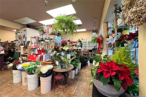 102-2187 Oak Bay Ave, Oak Bay, BC 