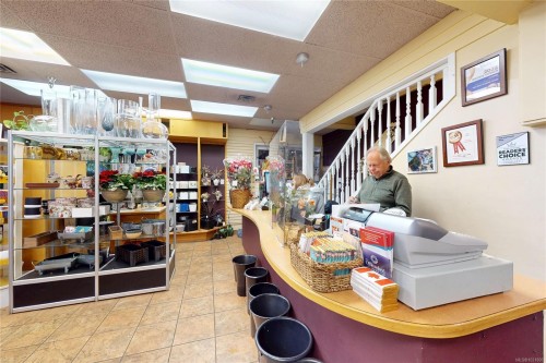 102-2187 Oak Bay Ave, Oak Bay, BC 