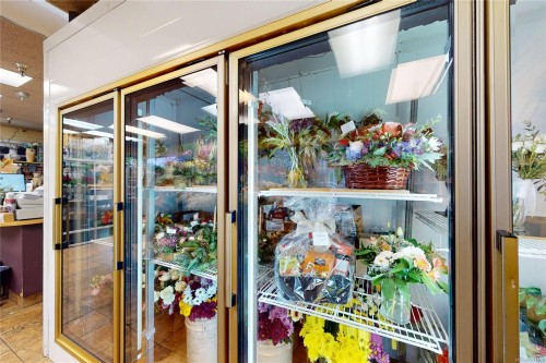 102-2187 Oak Bay Ave, Oak Bay, BC 