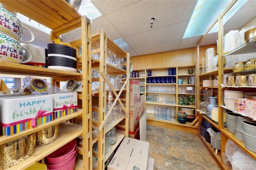 102-2187 Oak Bay Ave, Oak Bay, BC 