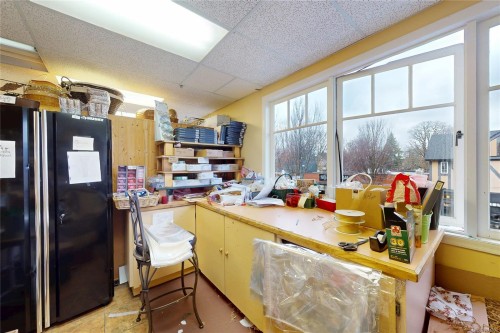 102-2187 Oak Bay Ave, Oak Bay, BC 