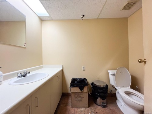 102-2187 Oak Bay Ave, Oak Bay, BC 