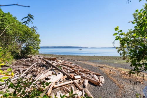 5605 Parker Ave, Saanich, BC 