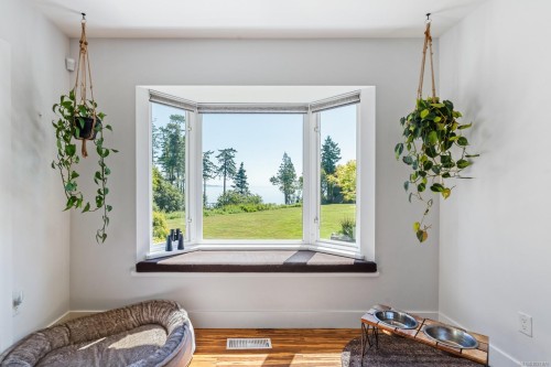 5605 Parker Ave, Saanich, BC 