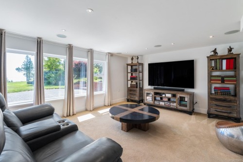 5605 Parker Ave, Saanich, BC 