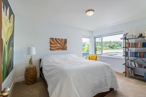 5605 Parker Ave, Saanich, BC 