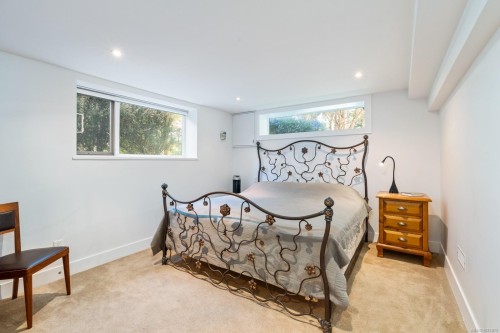 5605 Parker Ave, Saanich, BC 