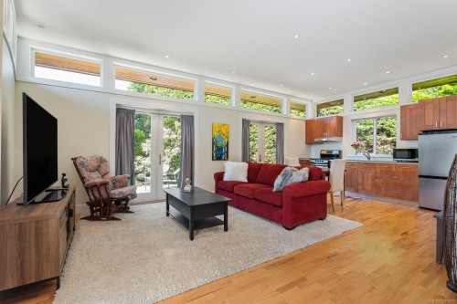 5605 Parker Ave, Saanich, BC 