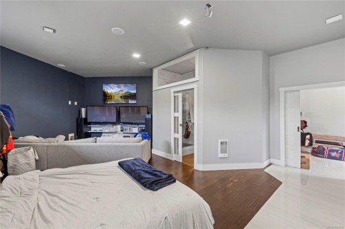 3805 Kriscott Rd, Whiskey Creek, BC 