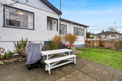 1334 Wood St, Esquimalt, BC 