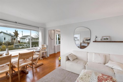 1334 Wood St, Esquimalt, BC 