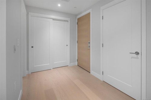 206-5229 Cordova Bay Rd, Saanich, BC - Indoor Photo Showing Other Room