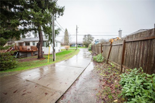 6164 Grieve Rd, Duncan, BC - Outdoor With Deck Patio Veranda
