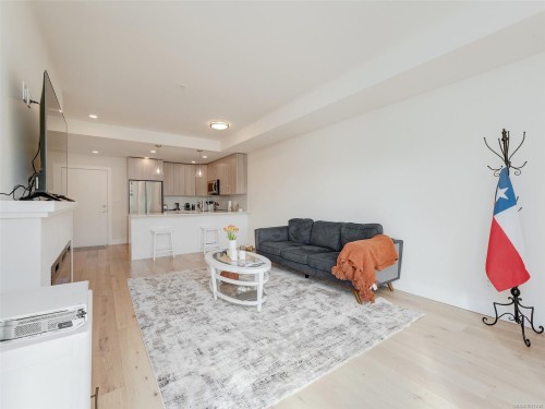 307-7098 Wallace Dr, Central Saanich, BC - Indoor