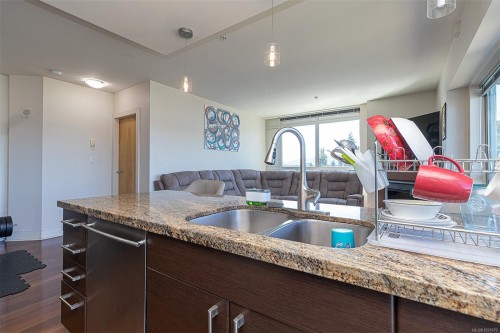 624-2745 Veterans Memorial Pkwy, Langford, BC - Indoor Photo Showing Kitchen With Double Sink