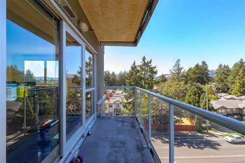 624-2745 Veterans Memorial Pkwy, Langford, BC - Outdoor With Balcony With Exterior