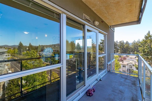 624-2745 Veterans Memorial Pkwy, Langford, BC - Outdoor With Balcony With Exterior
