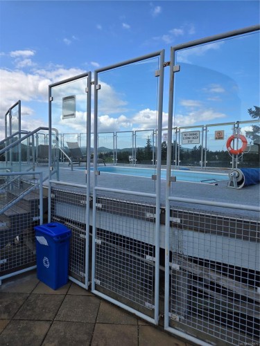 624-2745 Veterans Memorial Pkwy, Langford, BC - Outdoor