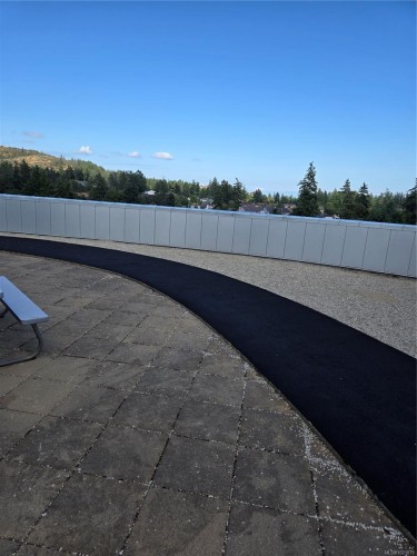 624-2745 Veterans Memorial Pkwy, Langford, BC - Outdoor
