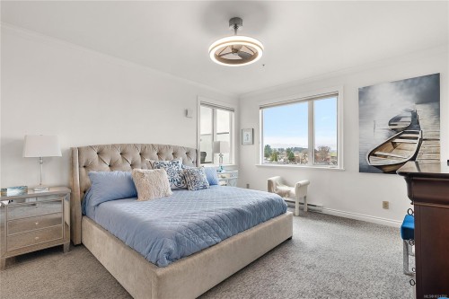 Ph403-2409 Bevan Ave, Sidney, BC - Indoor Photo Showing Bedroom