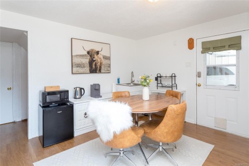 11255 Nitinat Rd, North Saanich, BC 