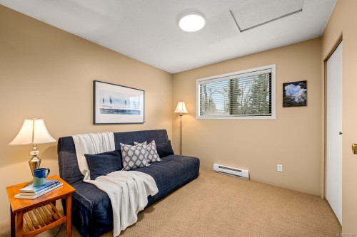 4988 Adrian Rd, Courtenay, BC 