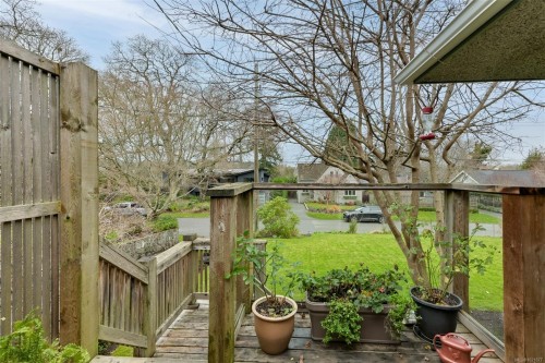 645 Transit Rd, Oak Bay, BC 