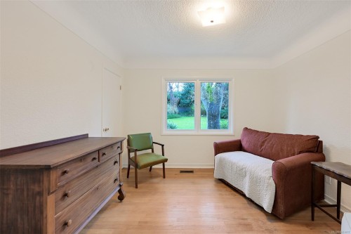 645 Transit Rd, Oak Bay, BC 