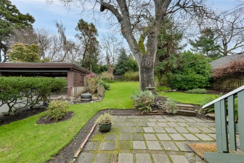 645 Transit Rd, Oak Bay, BC 