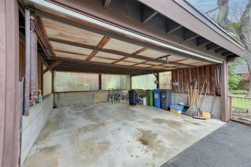 645 Transit Rd, Oak Bay, BC 