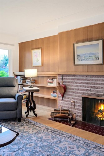 645 Transit Rd, Oak Bay, BC 