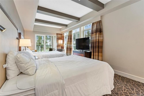 306-308A&B-1376 Lynburne Pl, Langford, BC - Indoor Photo Showing Bedroom