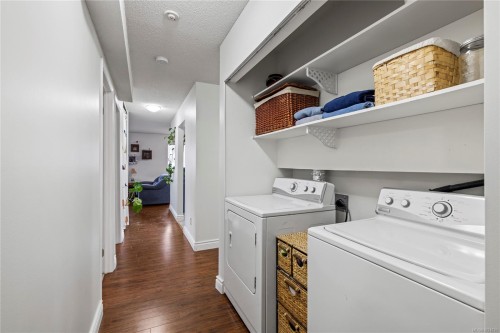 105-6715 Dover Rd, Nanaimo, BC - Indoor Photo Showing Laundry Room