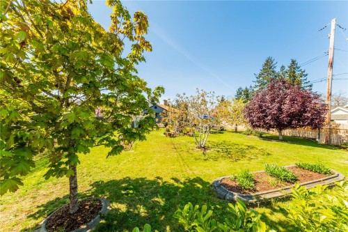 487 Pym St North, Parksville, BC 