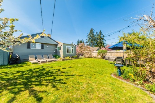 487 Pym St North, Parksville, BC 