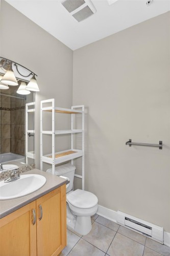 406-866 Brock Ave, Langford, BC - Indoor Photo Showing Bathroom