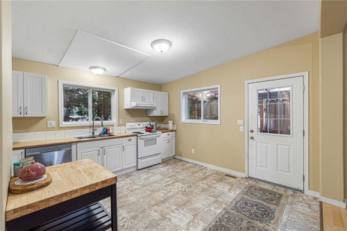 6-2100 Errington Rd, Errington, BC 