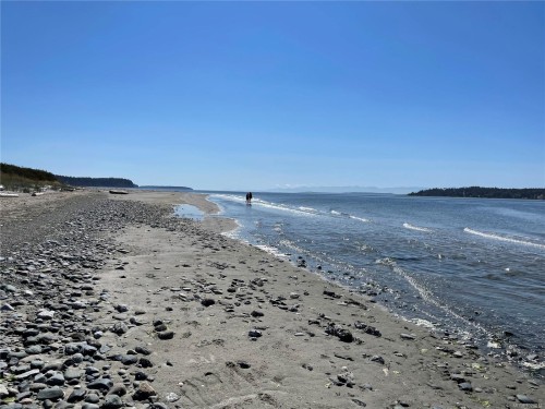 1324 Greenleaf Lane, Sidney Island, BC 