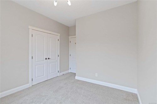 9319 East Saanich Rd, North Saanich, BC 