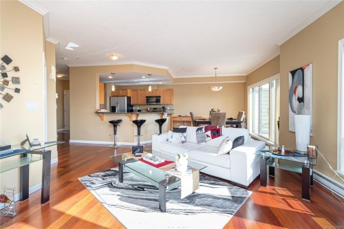 404-125 Aldersmith Pl, View Royal, BC - Indoor Photo Showing Living Room