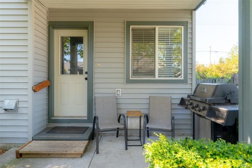 101-211 Victoria Rd, Nanaimo, BC 