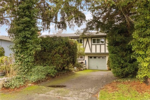 9930 Bessredge Pl, Sidney, BC 