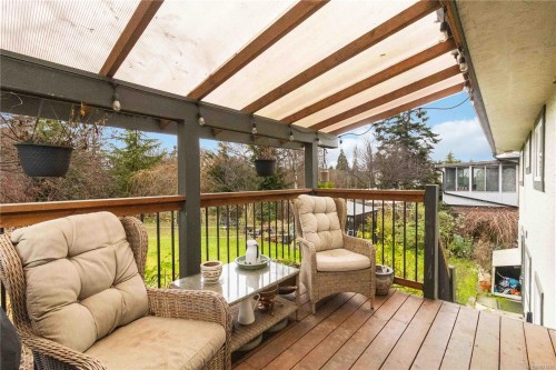 9930 Bessredge Pl, Sidney, BC 